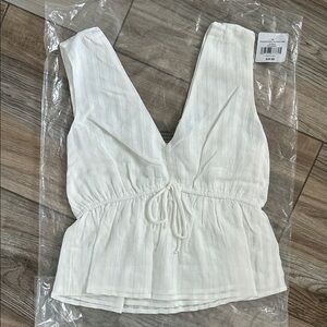 Steve Madden Ivory Sleeveless V-Neck Top